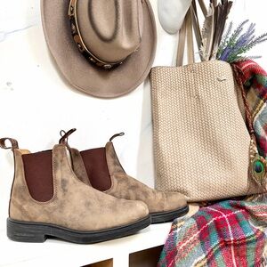 Blundstone winter boots w cabin cottage vibe in rustic brown chisel toe